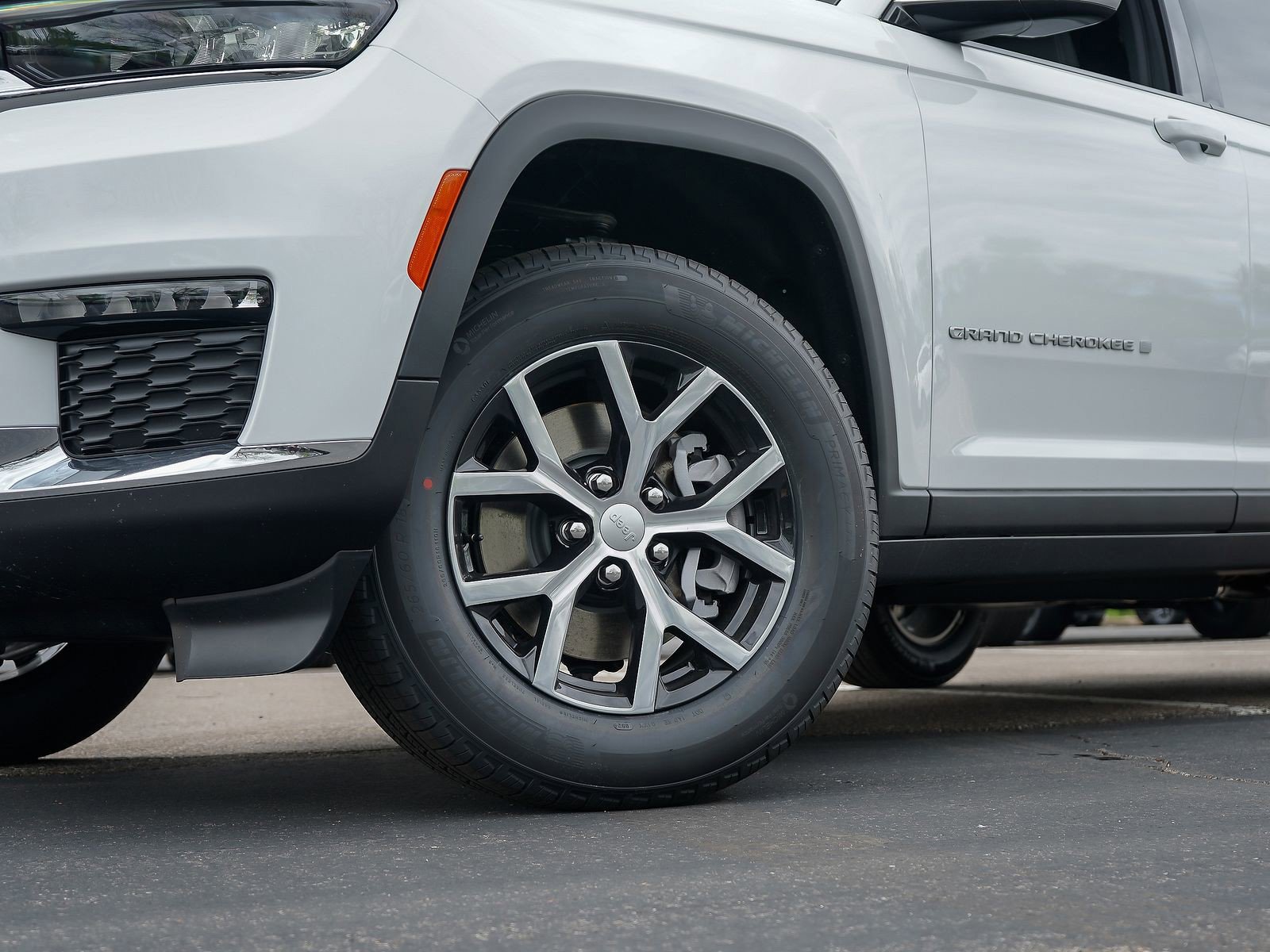 2025 Jeep Grand Cherokee Limited photo 4