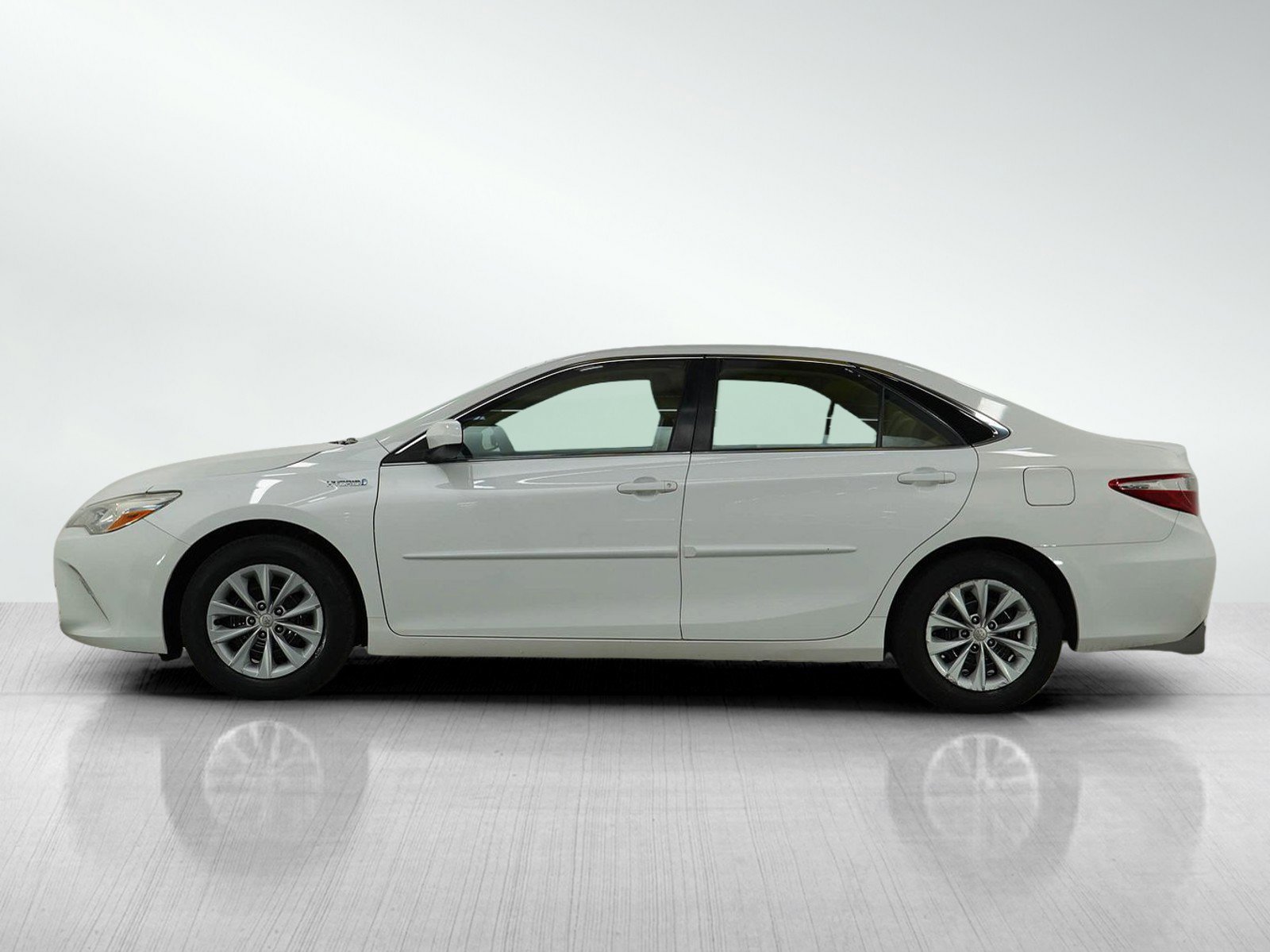 Used 2016 Toyota Camry LE with VIN 4T1BD1FK9GU177043 for sale in Burnsville, Minnesota
