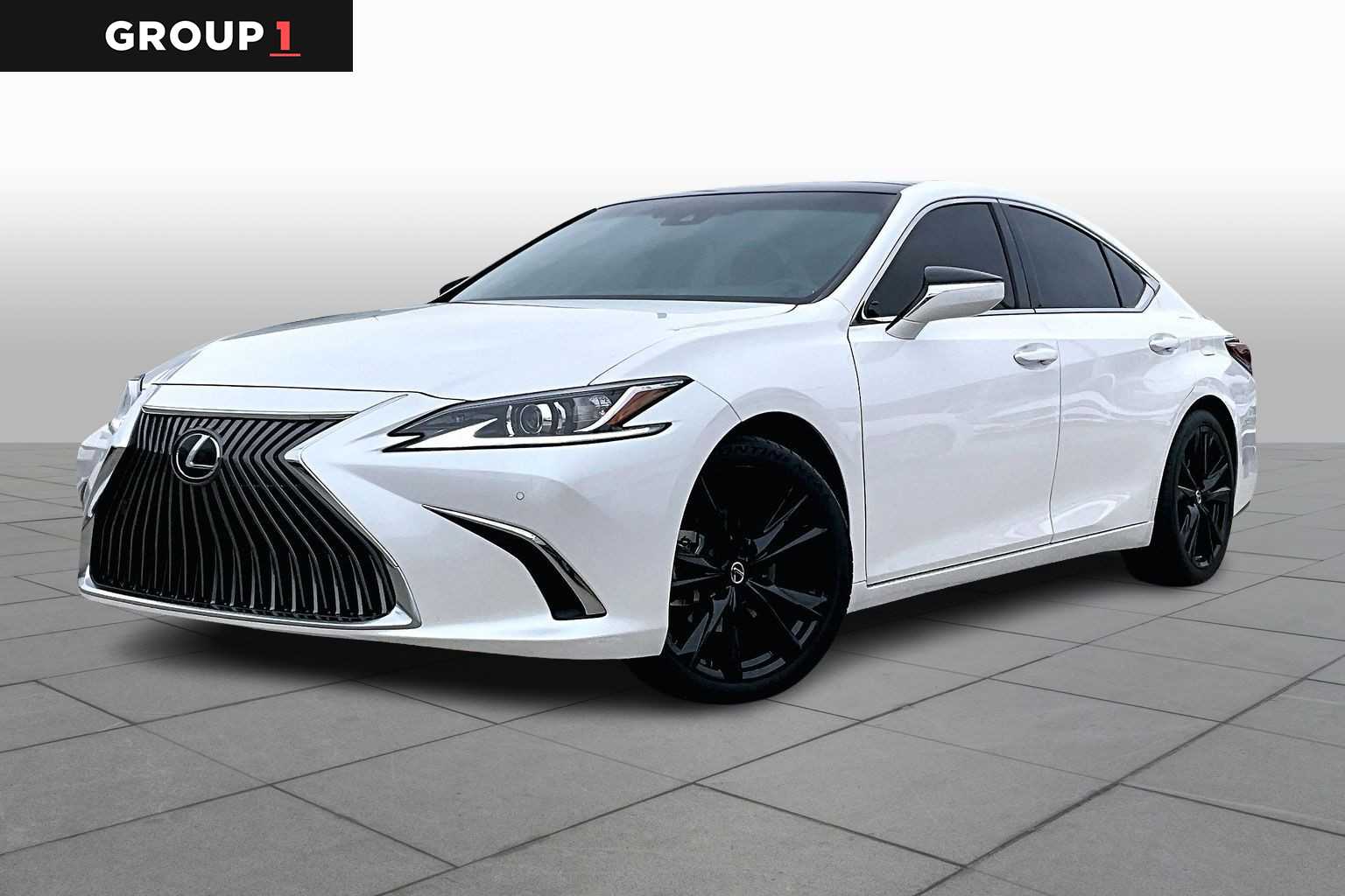 2021 Lexus ES 350's photo