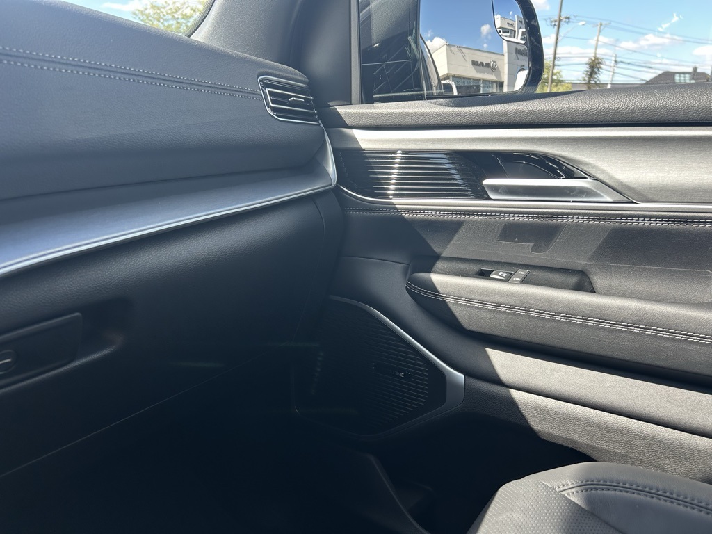 2025 Jeep Wagoneer Series II photo 19