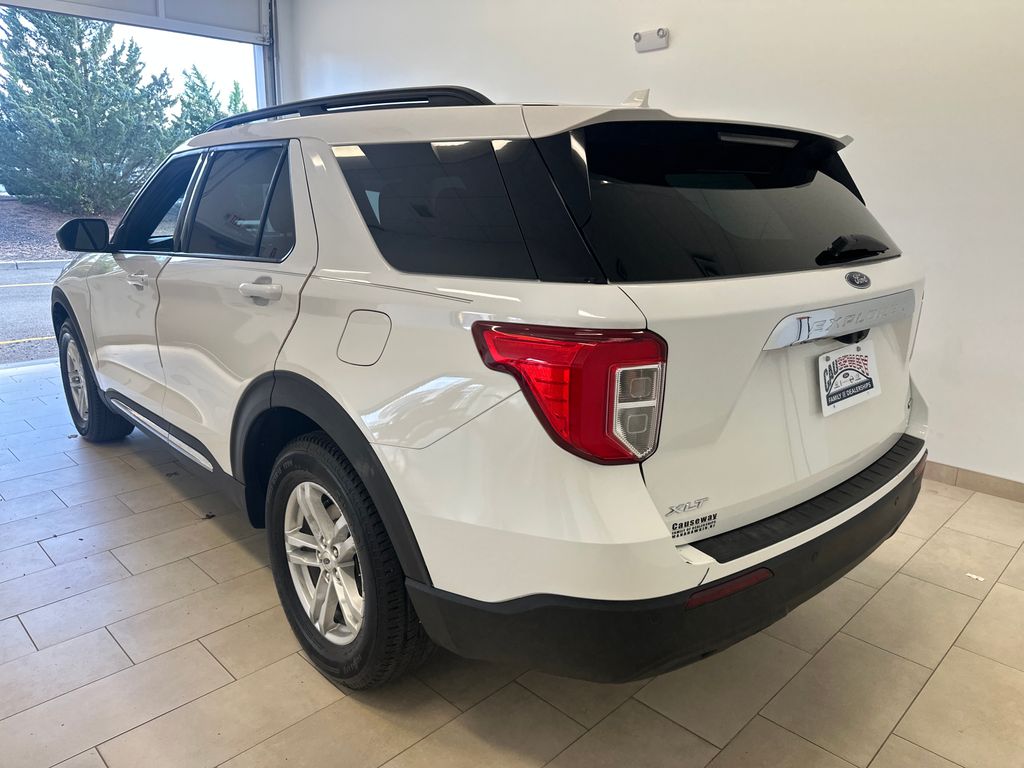 2020 Ford Explorer XLT photo 2