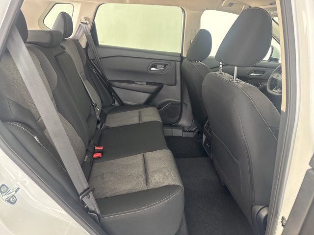 2026 Nissan Rogue SV photo 22