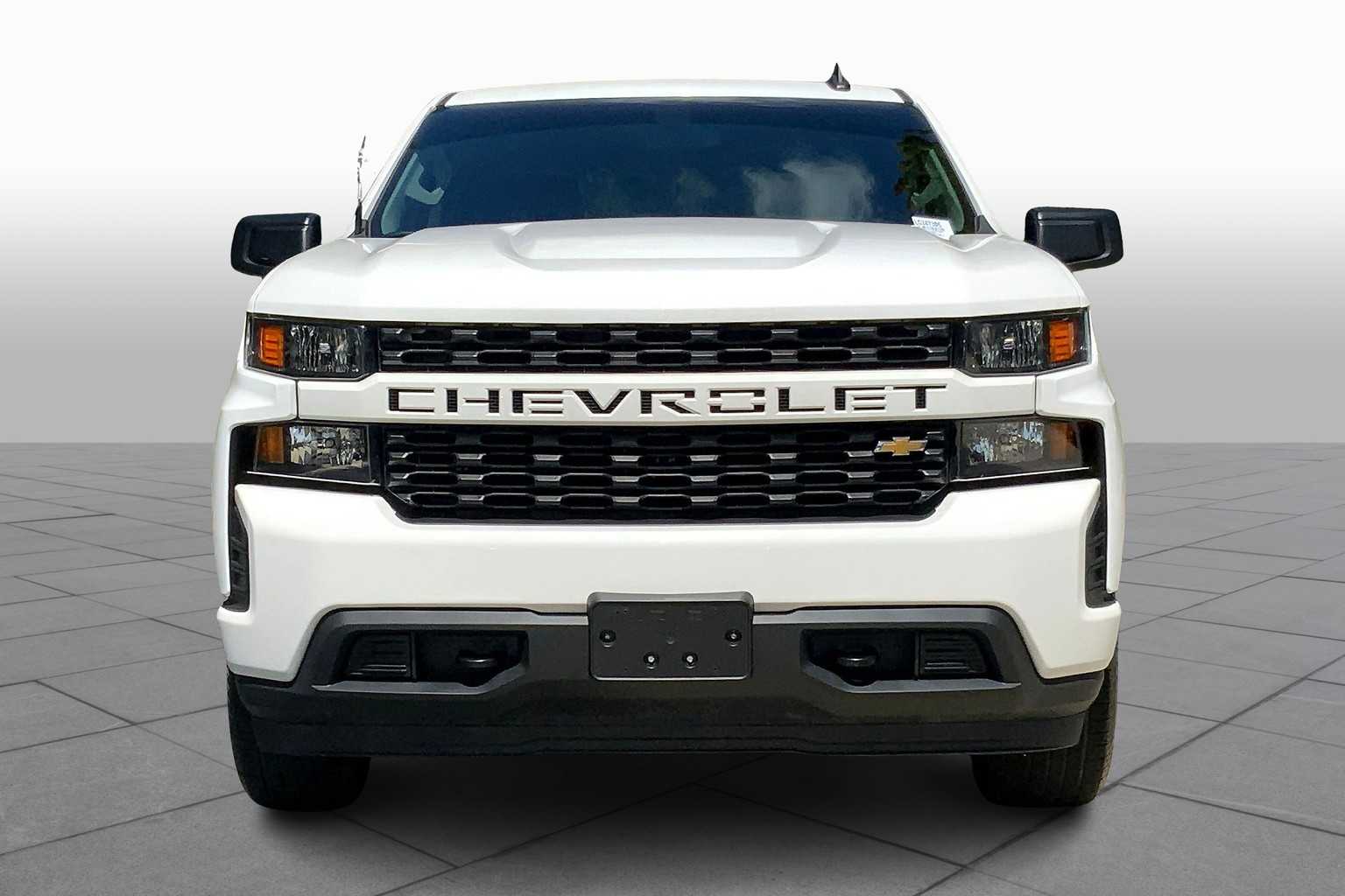 2020 Chevrolet Silverado 1500 Custom photo 3