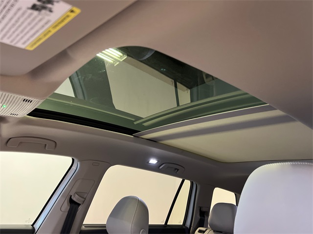 2026 Volkswagen Atlas SE Technology photo 21