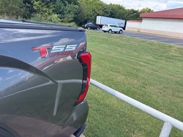 2023 Toyota Tundra SR5 CrewMax photo 6