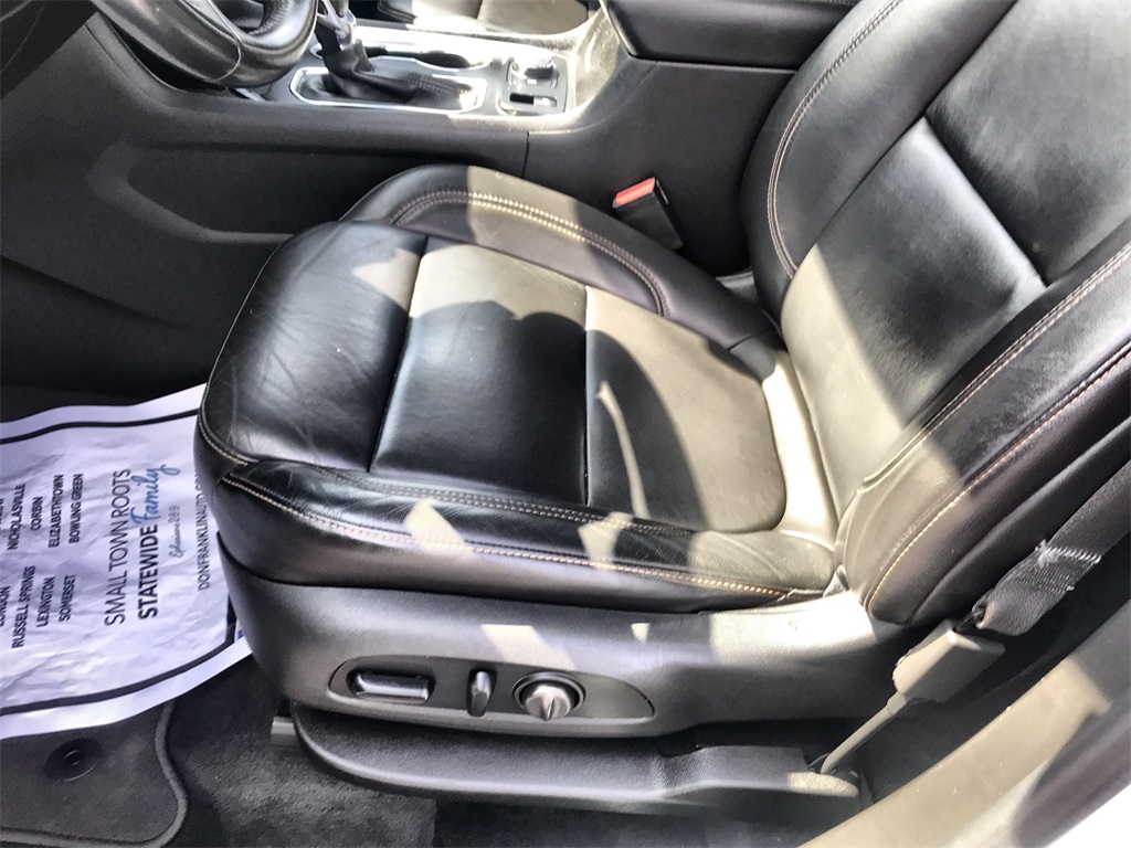 2021 Chevrolet Traverse Leather photo 12