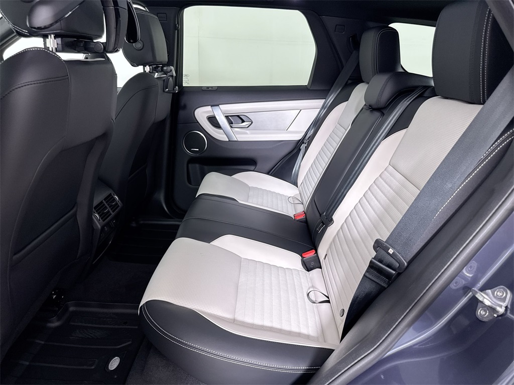 2025 Land Rover Discovery Sport SE photo 18