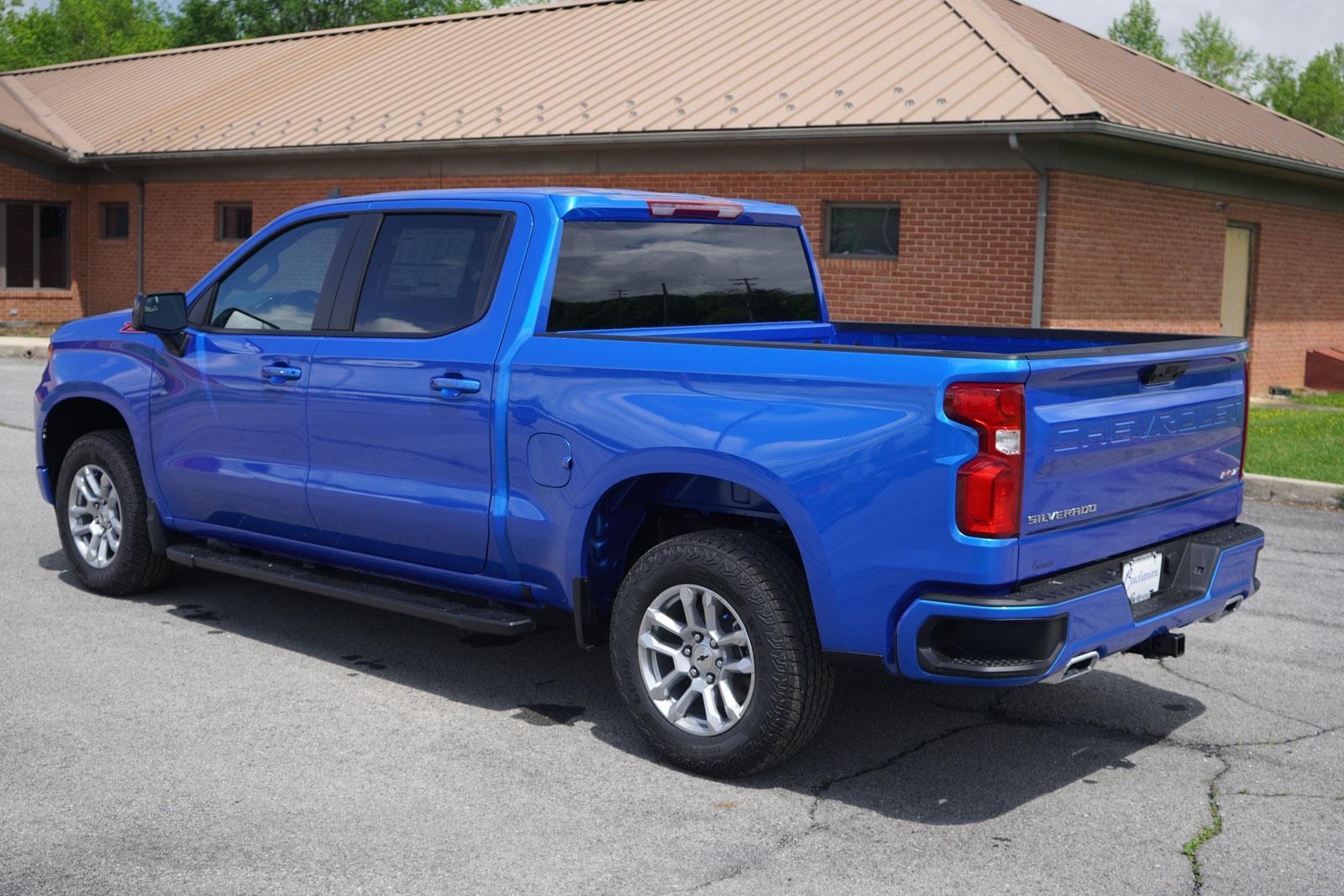 2025 Chevrolet Silverado 1500 RST photo 6