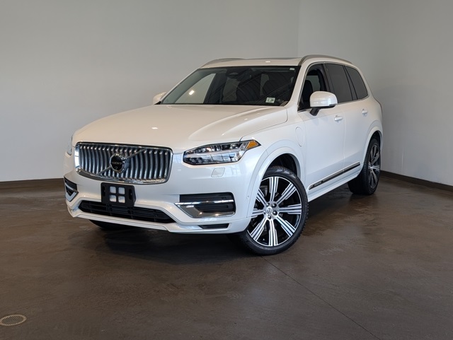 2024 Volvo XC90 Plus's photo