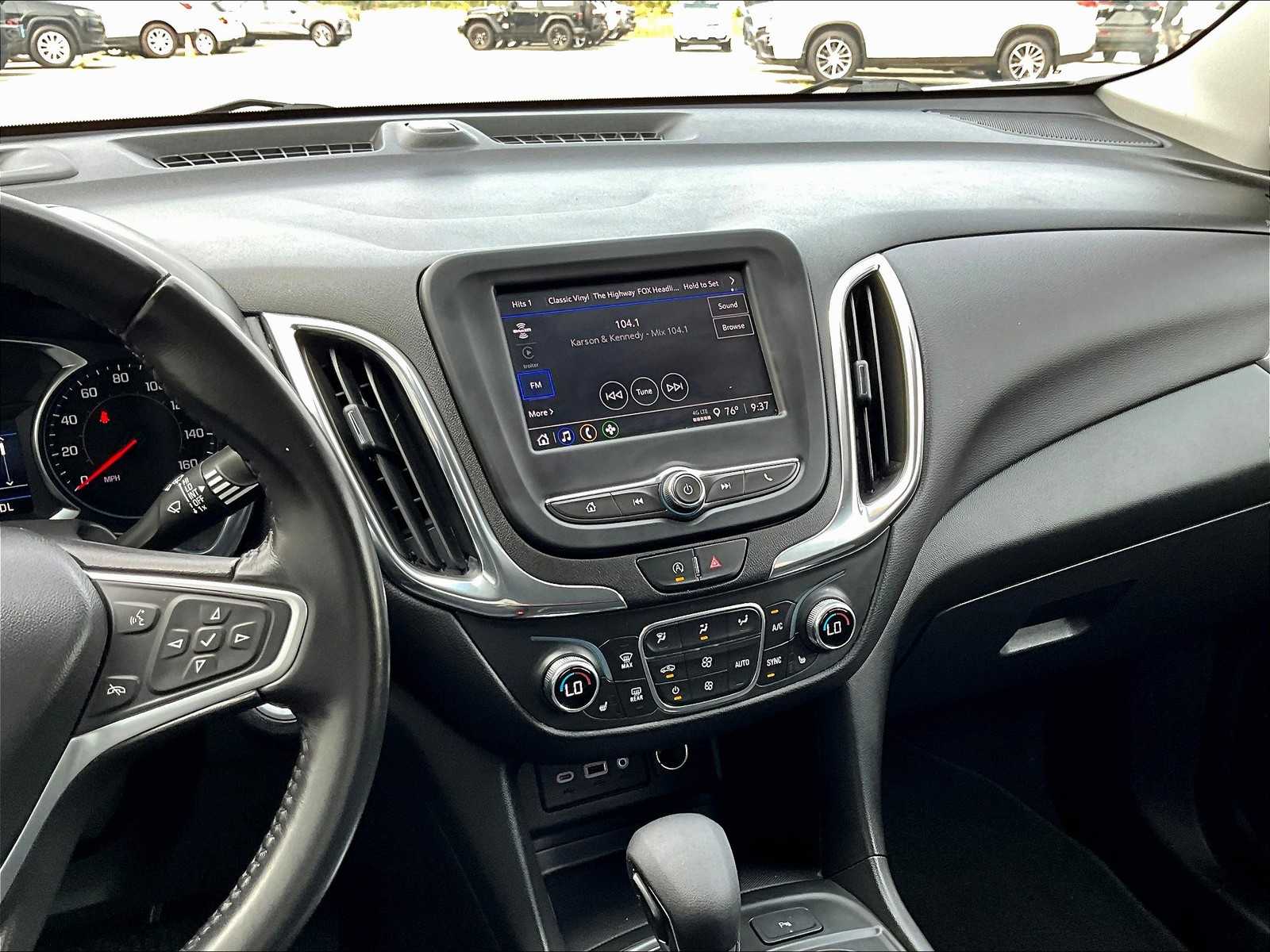 2022 Chevrolet Equinox LT photo 17