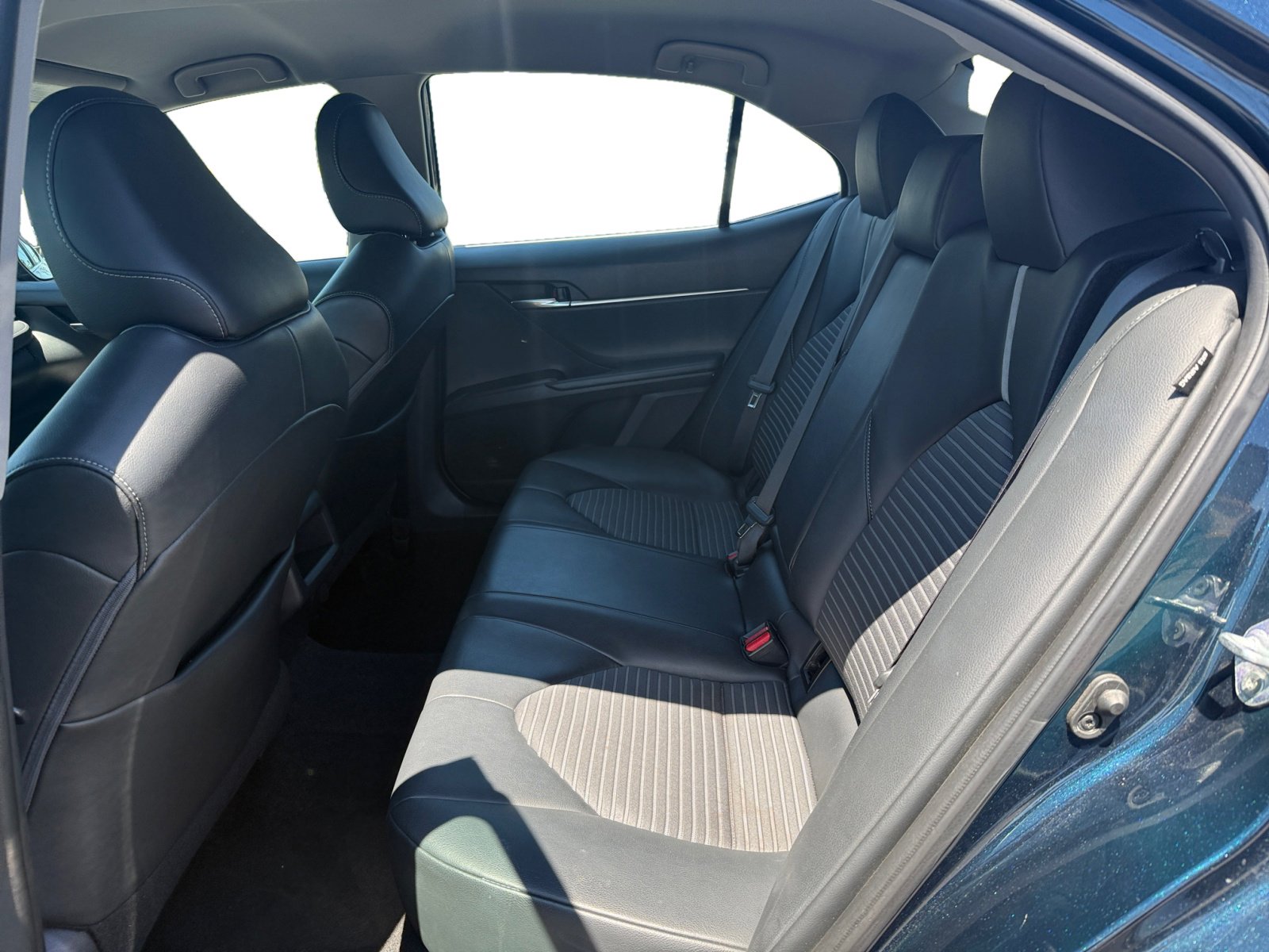 2021 Toyota Camry SE photo 16