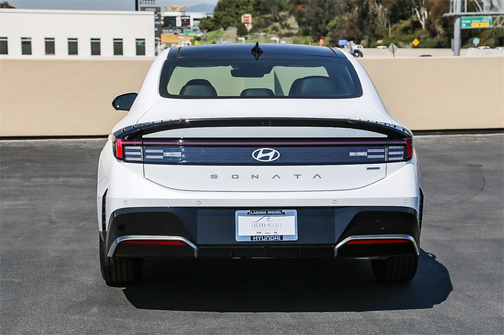 2025 Hyundai Sonata Hybrid Limited photo 4
