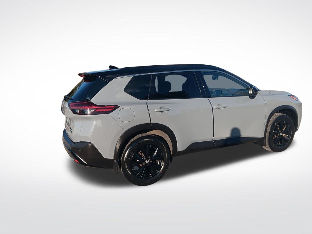 2023 Nissan Rogue SV photo 4
