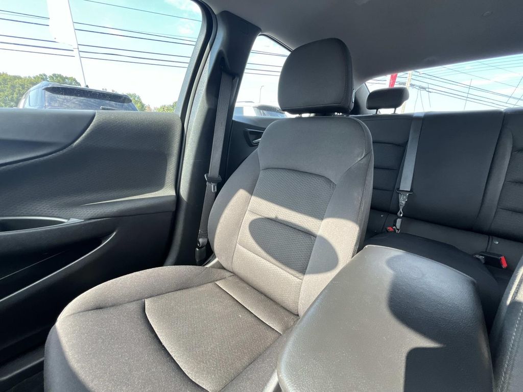 2022 Chevrolet Malibu LS photo 26