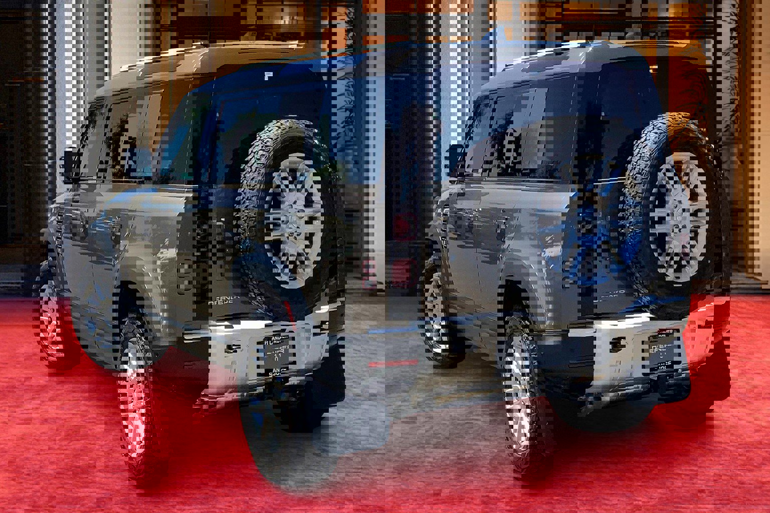 2025 Land Rover Defender 110 S photo 3