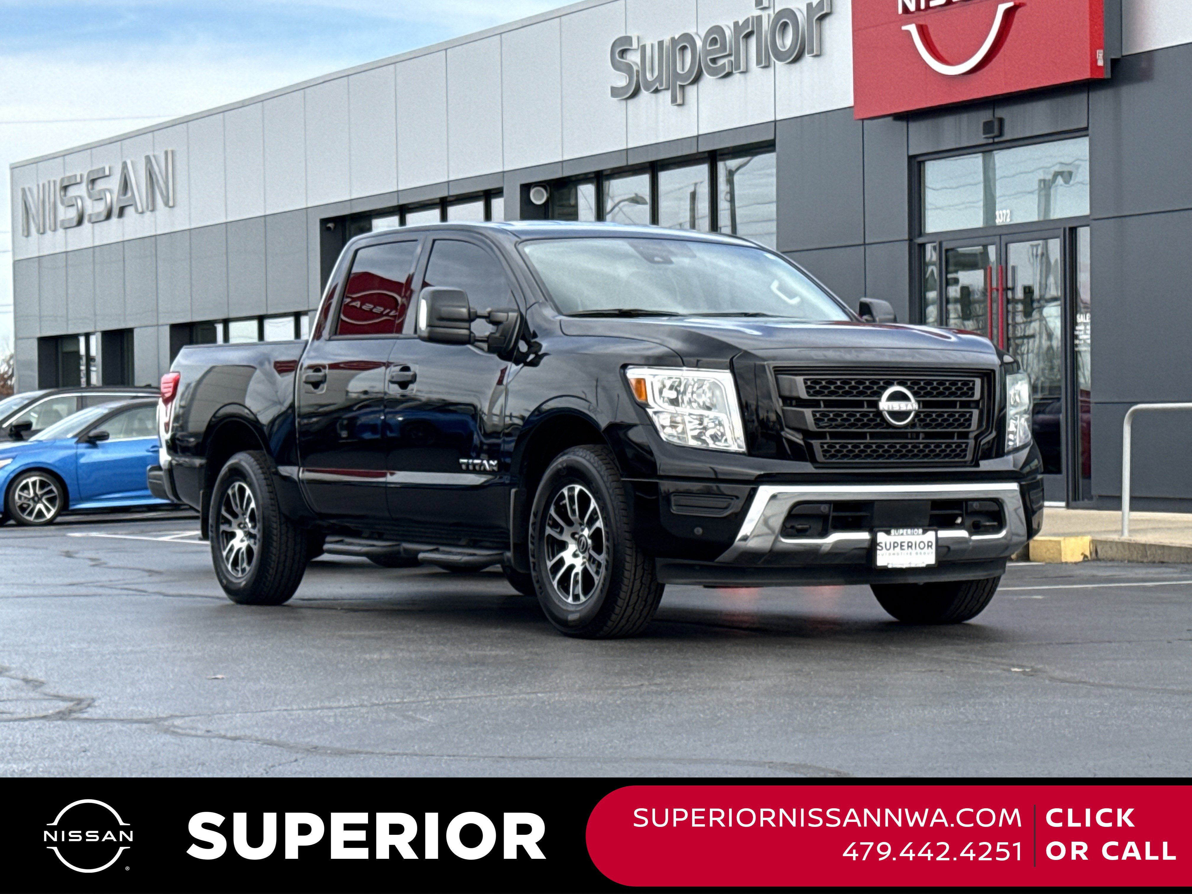 2024 Nissan Titan SV's photo