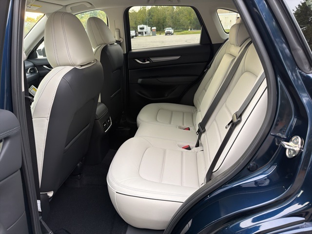 2025 Mazda CX-5 2.5 S Preferred photo 7