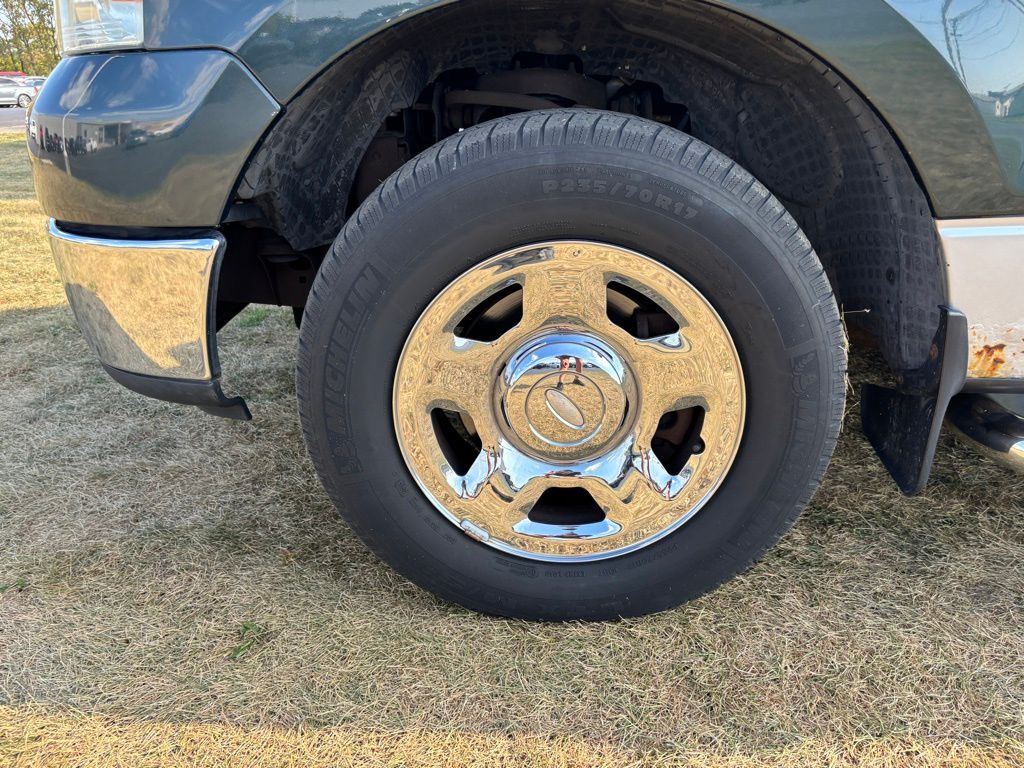 2005 Ford F-150 XLT photo 7
