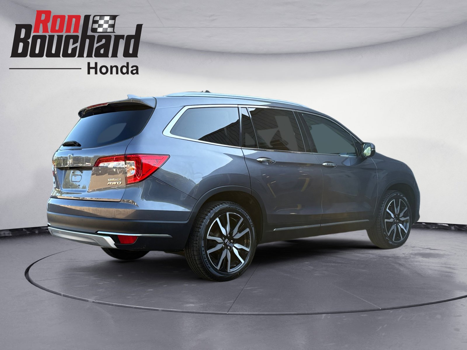 2022 Honda Pilot Touring photo 2
