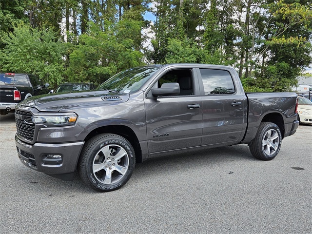 2025 Ram 1500 Tradesman photo 3