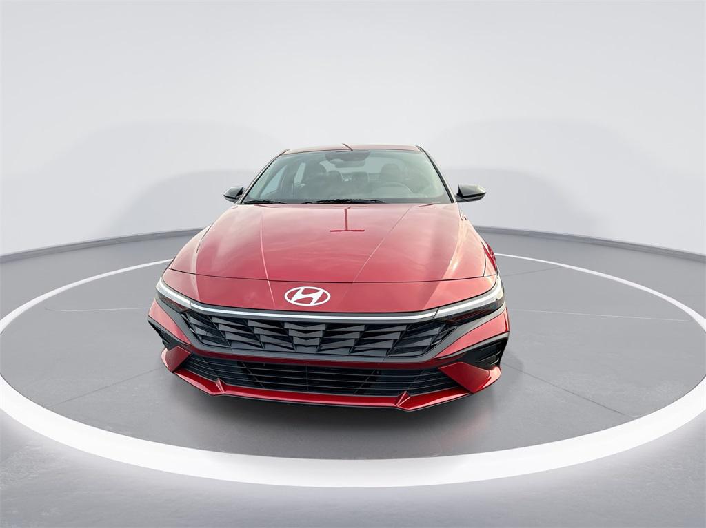 2025 Hyundai Elantra SEL Sport photo 3