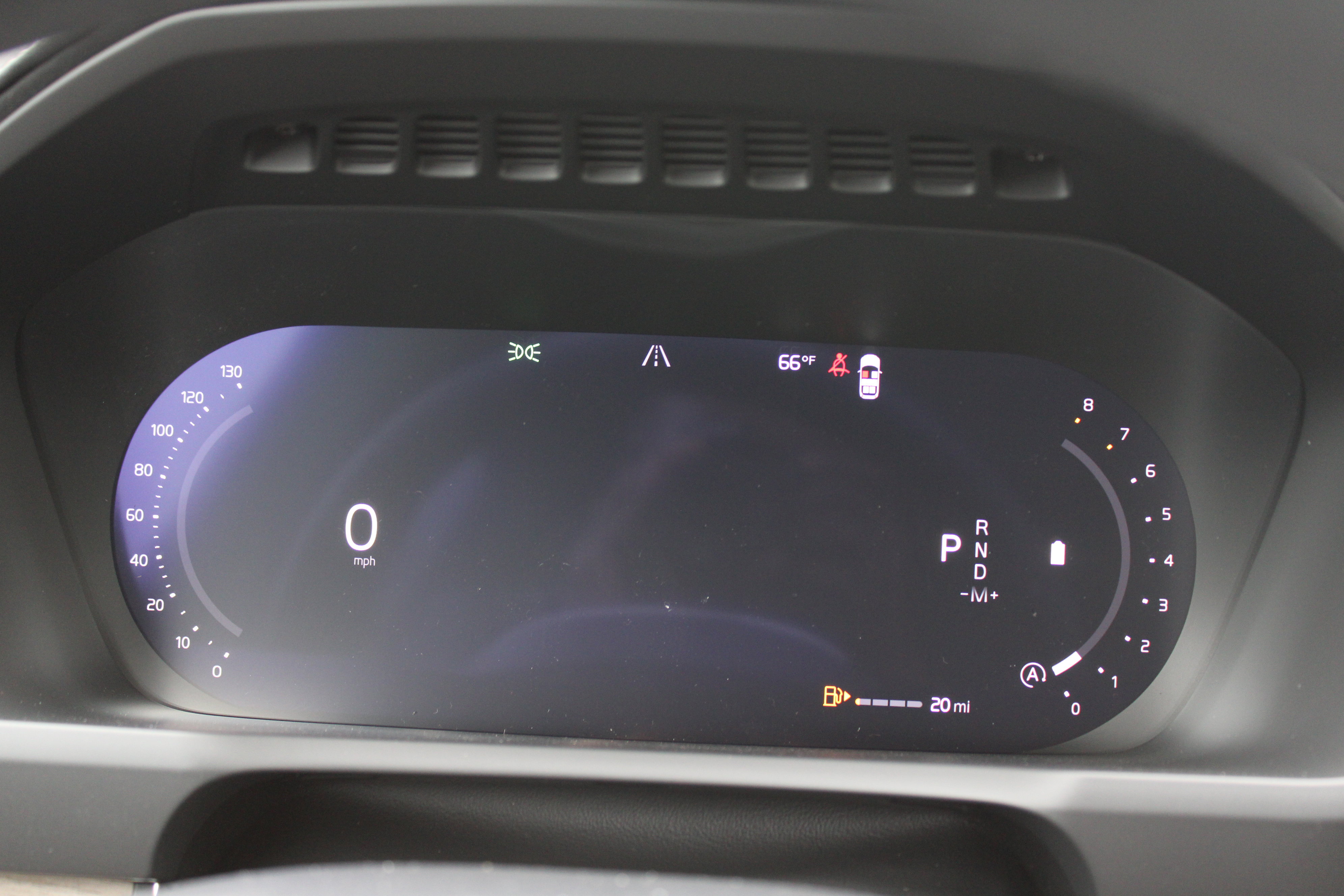 2026 Volvo XC90 Plus photo 4