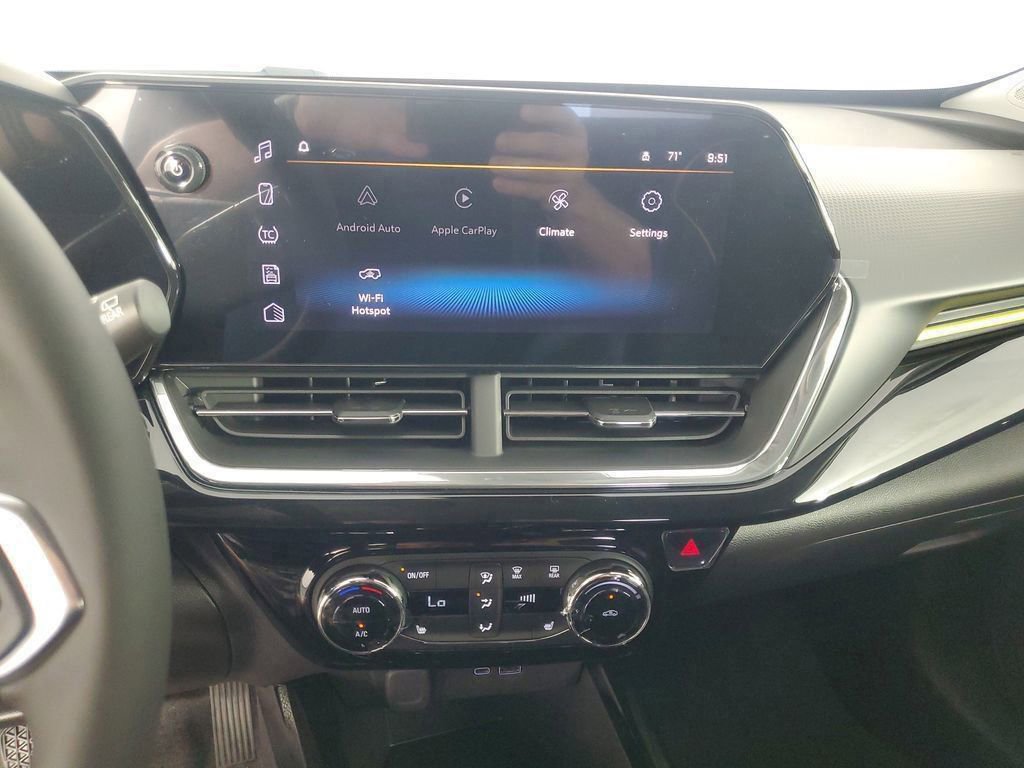 2025 Chevrolet Trax ACTIV photo 13