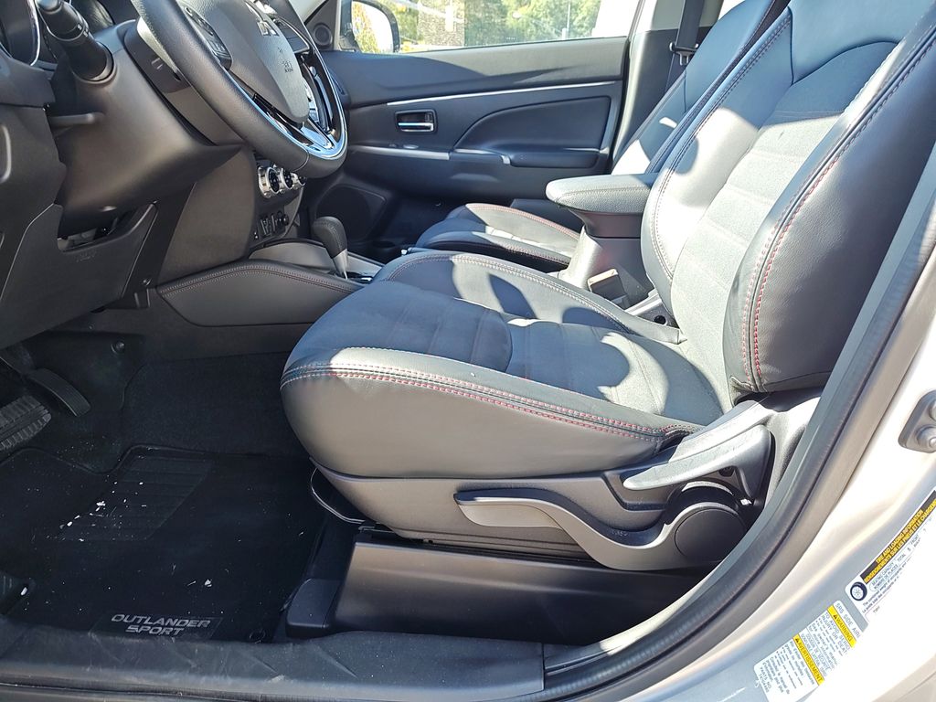 2024 Mitsubishi Outlander Sport ES photo 12
