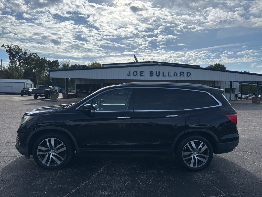 2016 Honda Pilot Touring photo 12