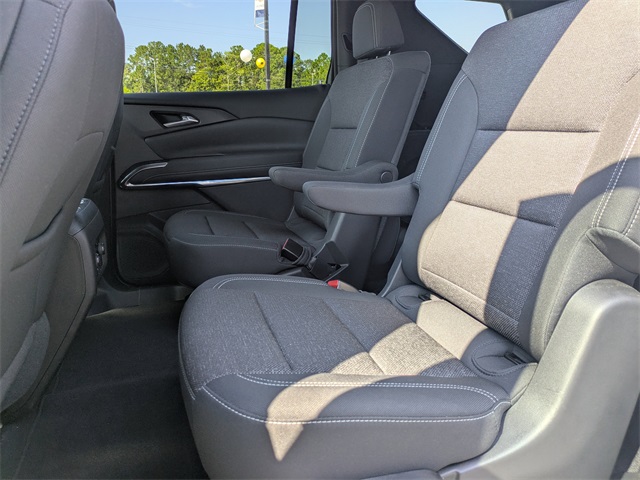 2025 Chevrolet Traverse photo 14