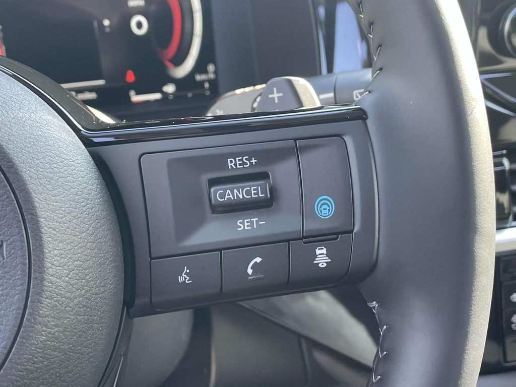 2025 Nissan Pathfinder Platinum photo 23