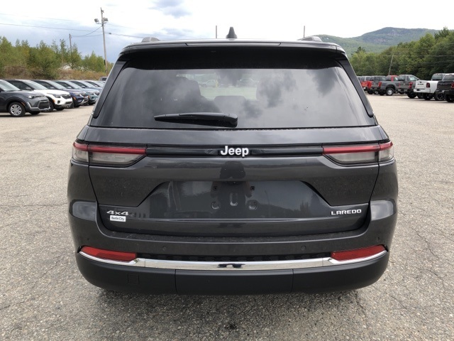 2025 Jeep Grand Cherokee Laredo X photo 4