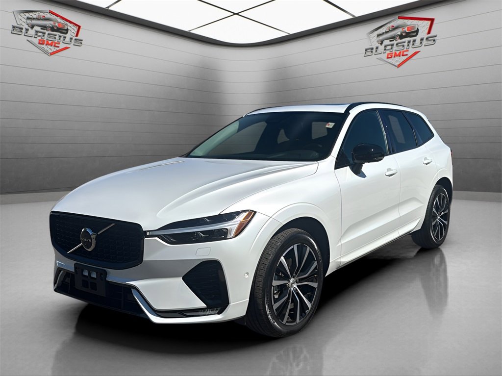 2024 Volvo XC60 Plus's photo