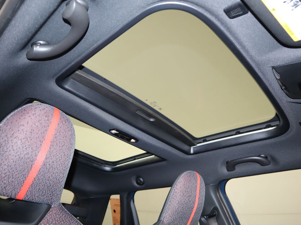 2026 Mini Cooper 4 Door Hardtop S Iconic photo 15