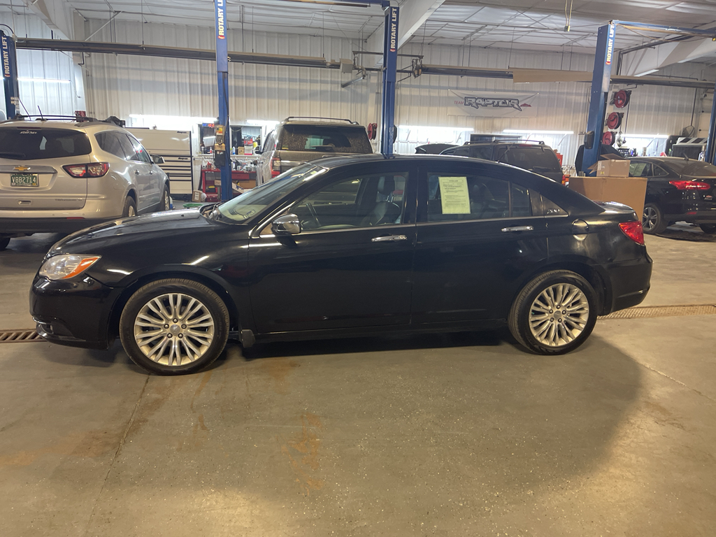 2011 Chrysler 200 Limited photo 4