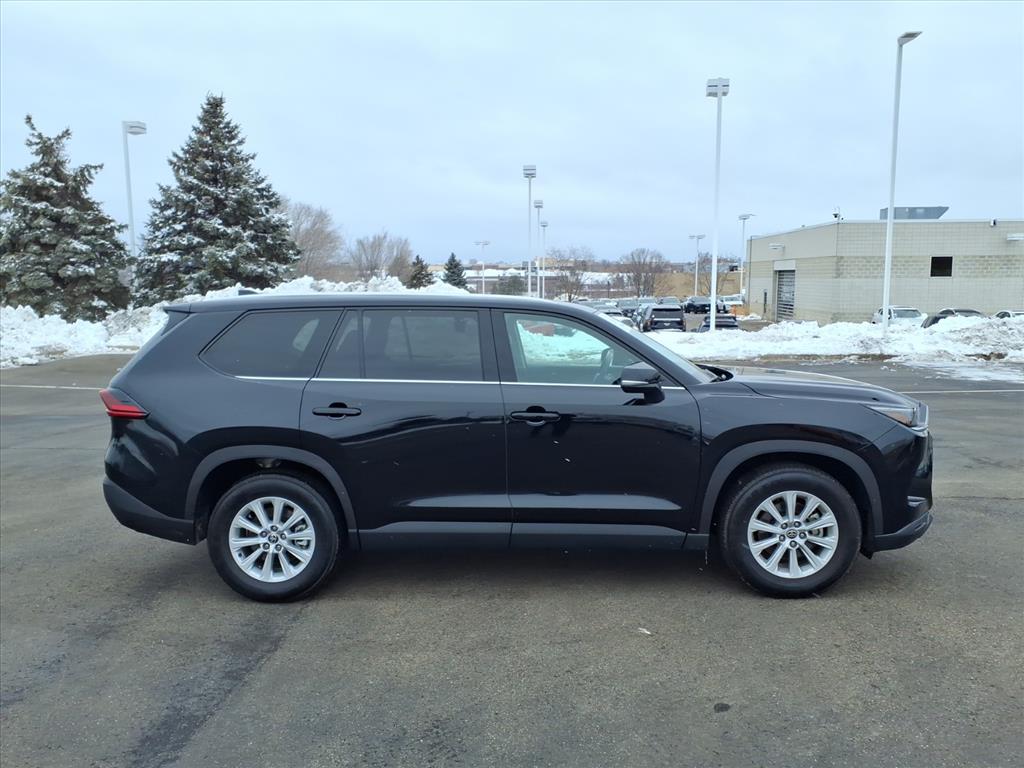 Certified 2025 Toyota Grand Highlander XLE with VIN 5TDAAAB55SS082923 for sale in Burnsville, Minnesota