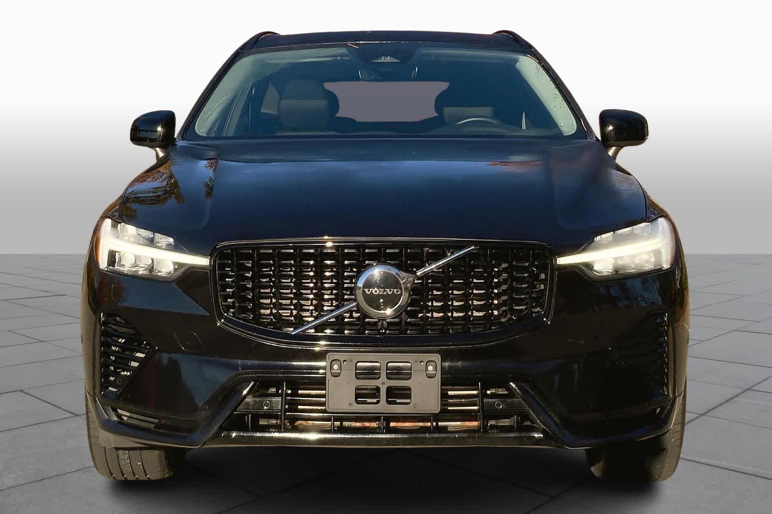 2023 Volvo XC60 Recharge Hybrid Plus photo 3