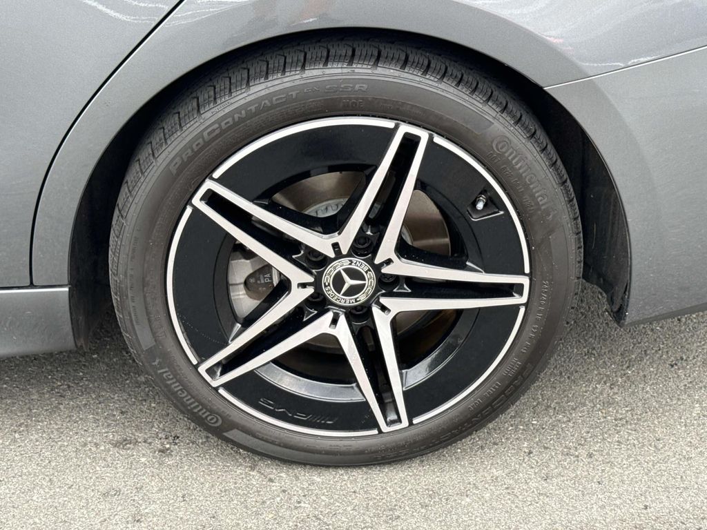 2025 Mercedes Benz C 300 4MATIC photo 14