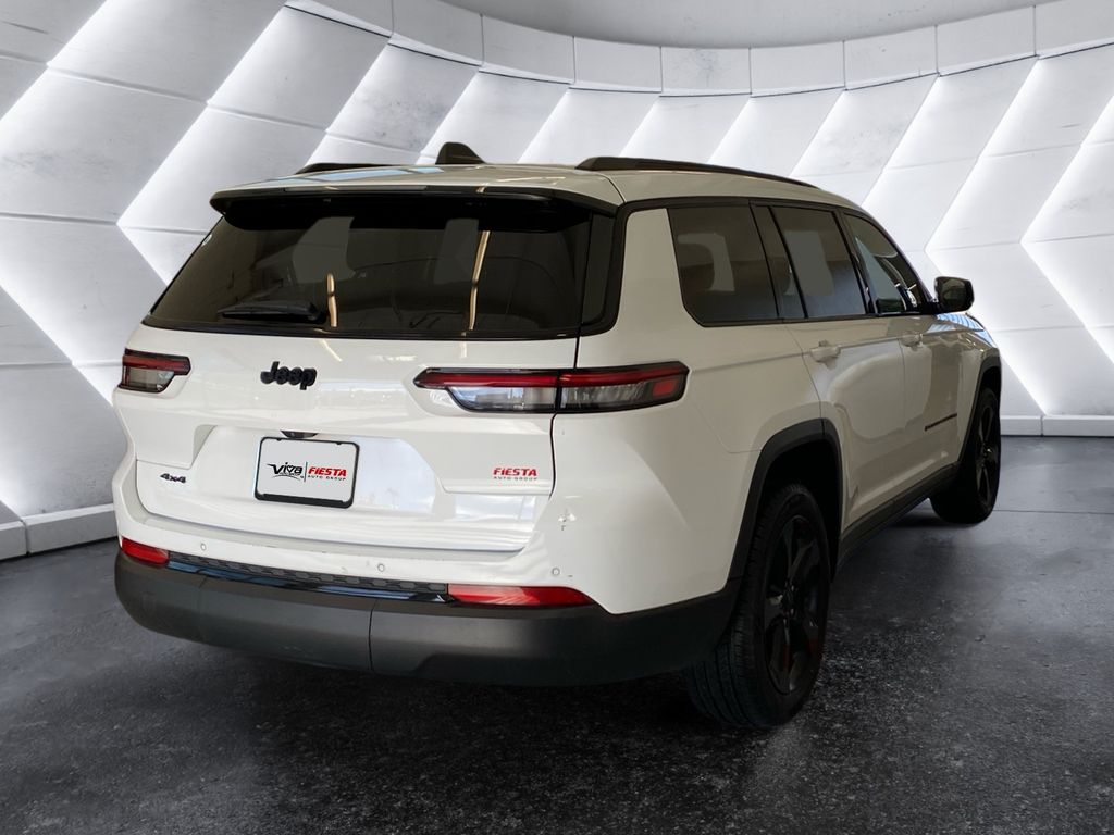 2023 Jeep Grand Cherokee Altitude photo 4