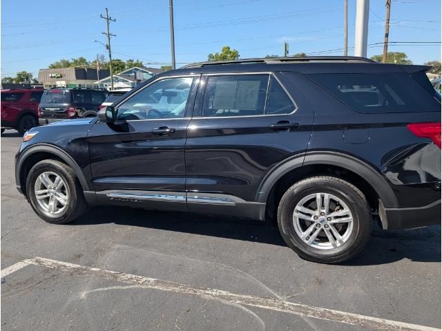 2023 Ford Explorer XLT photo 10