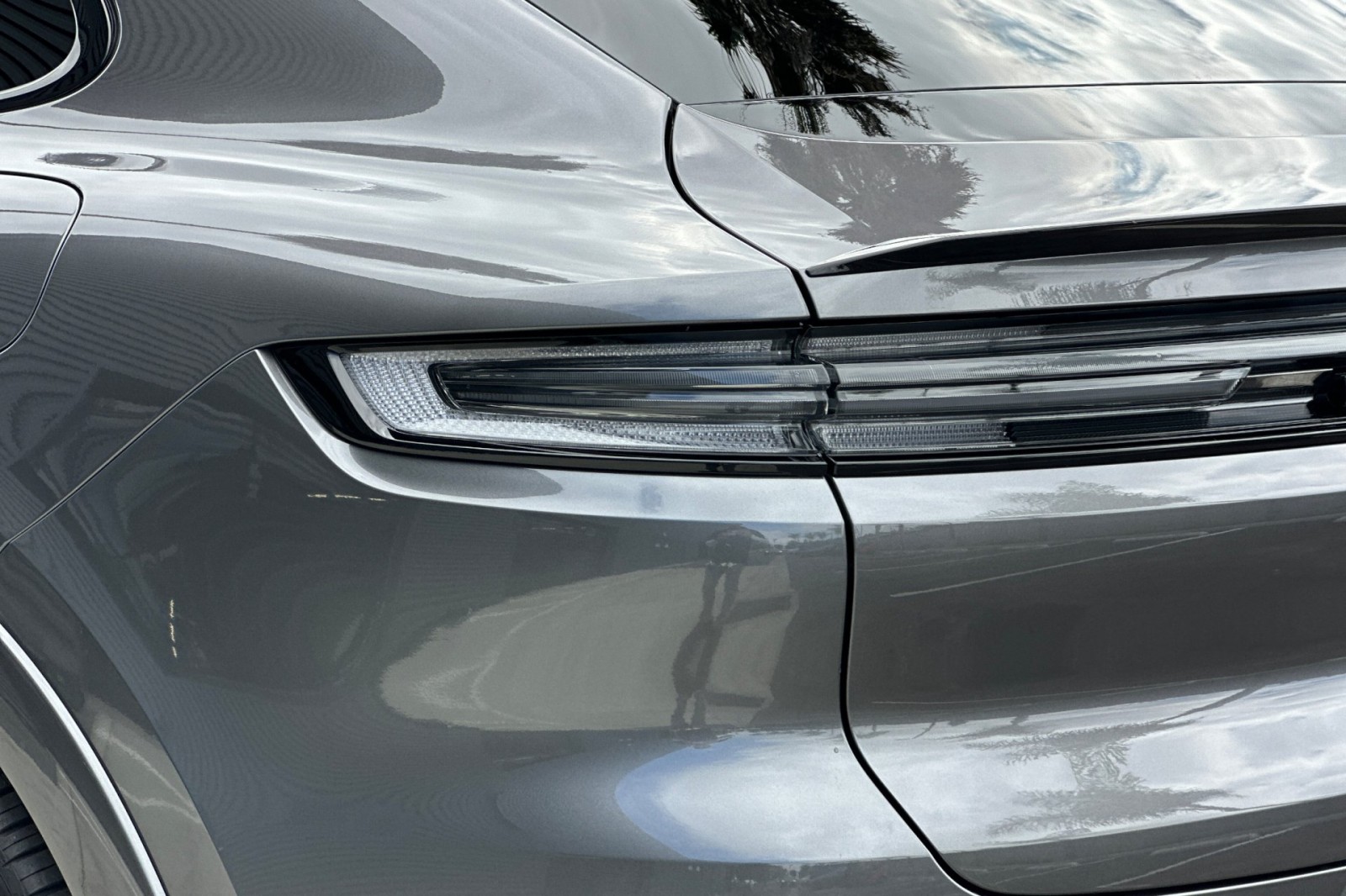 2026 Porsche Cayenne S E-Hybrid Coupe photo 8