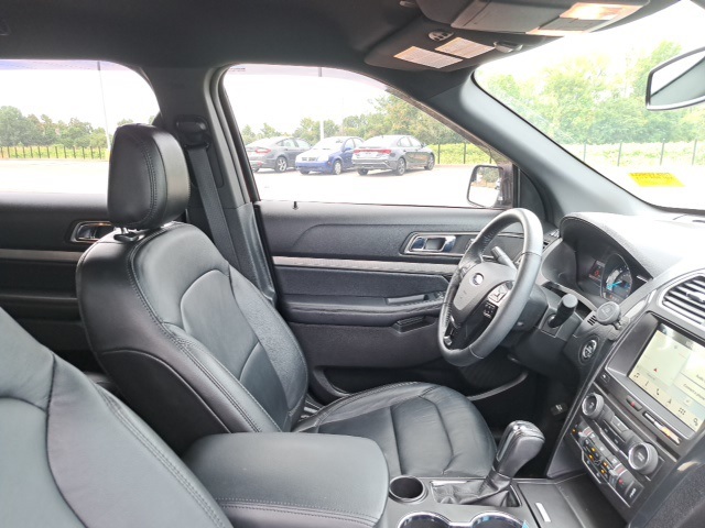 2018 Ford Explorer XLT photo 4