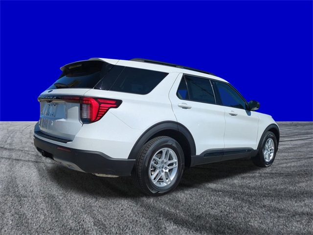 2026 Ford Explorer photo 3