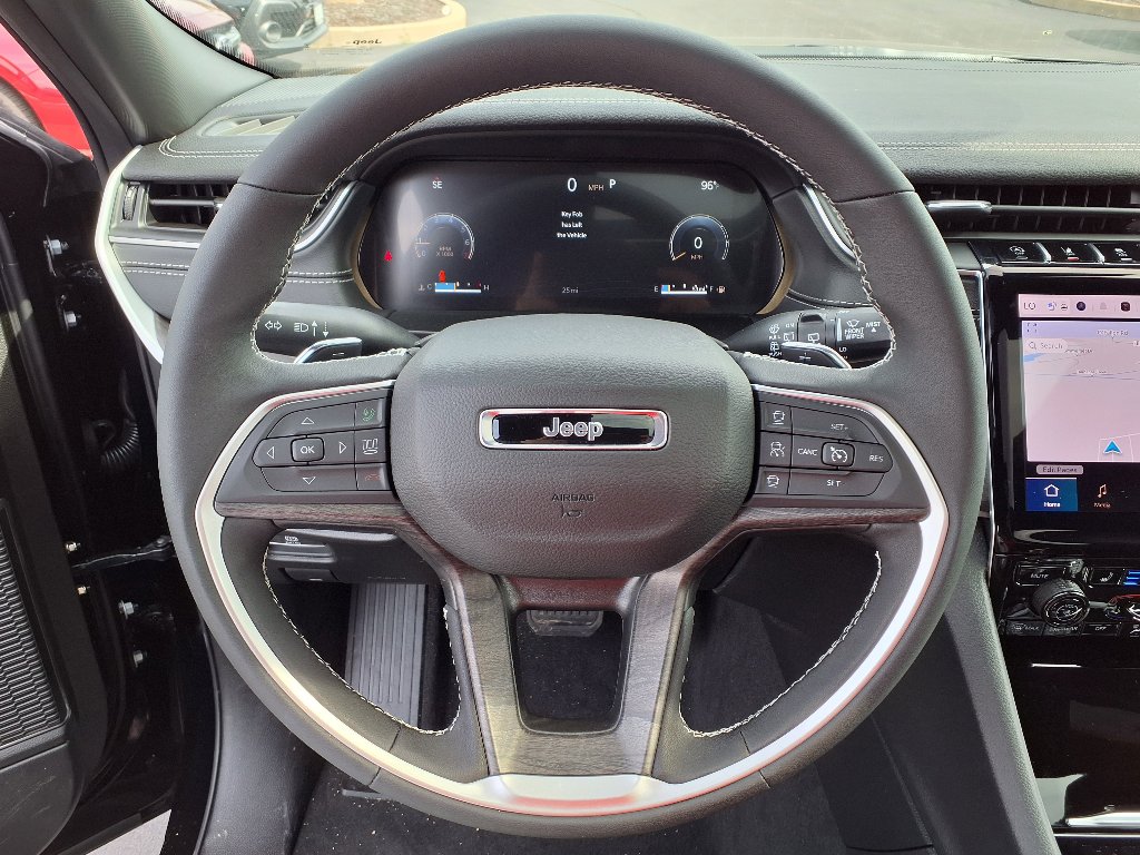 2025 Jeep Grand Cherokee Limited photo 12