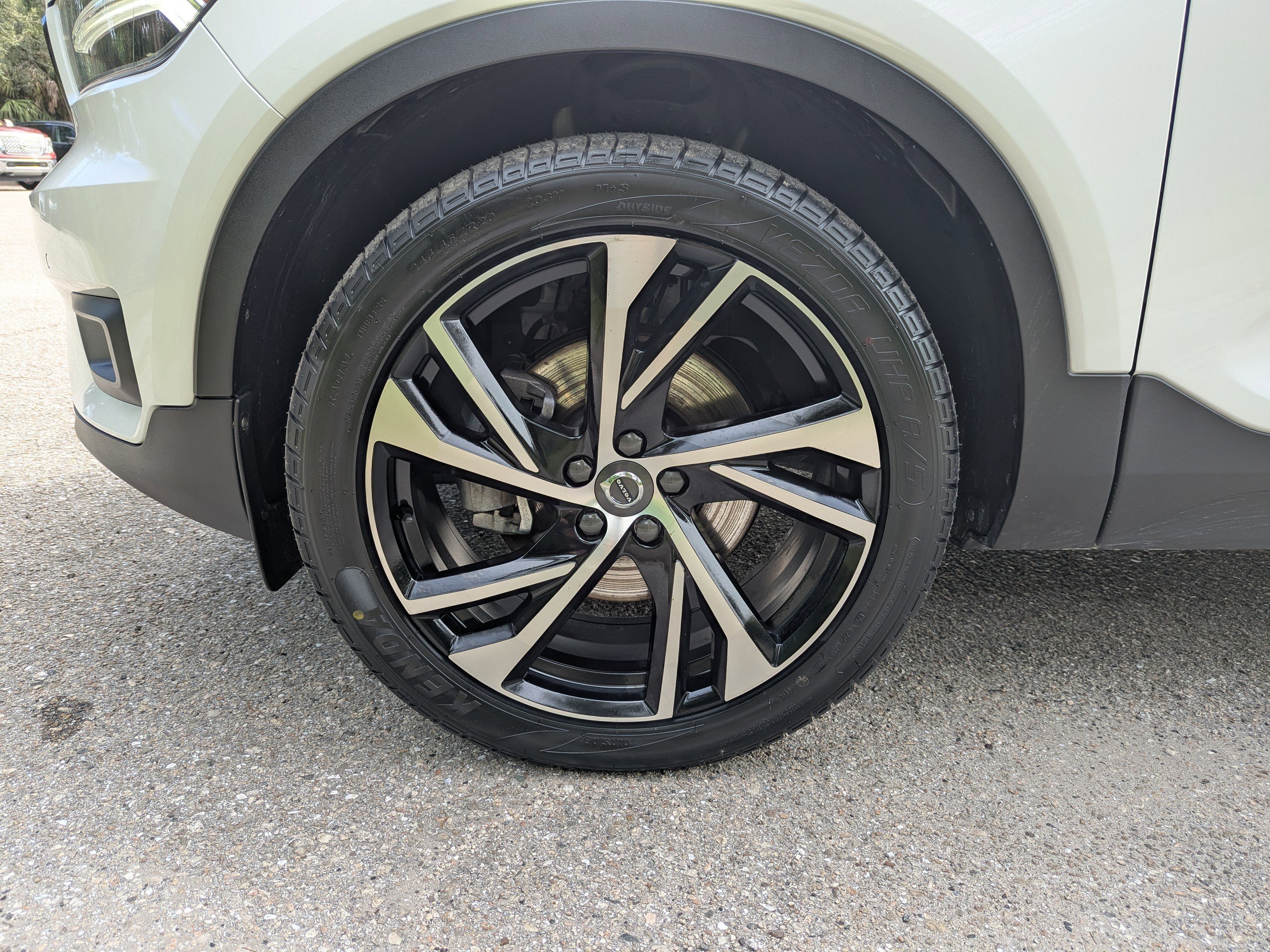 2021 Volvo XC40 R-Design photo 31