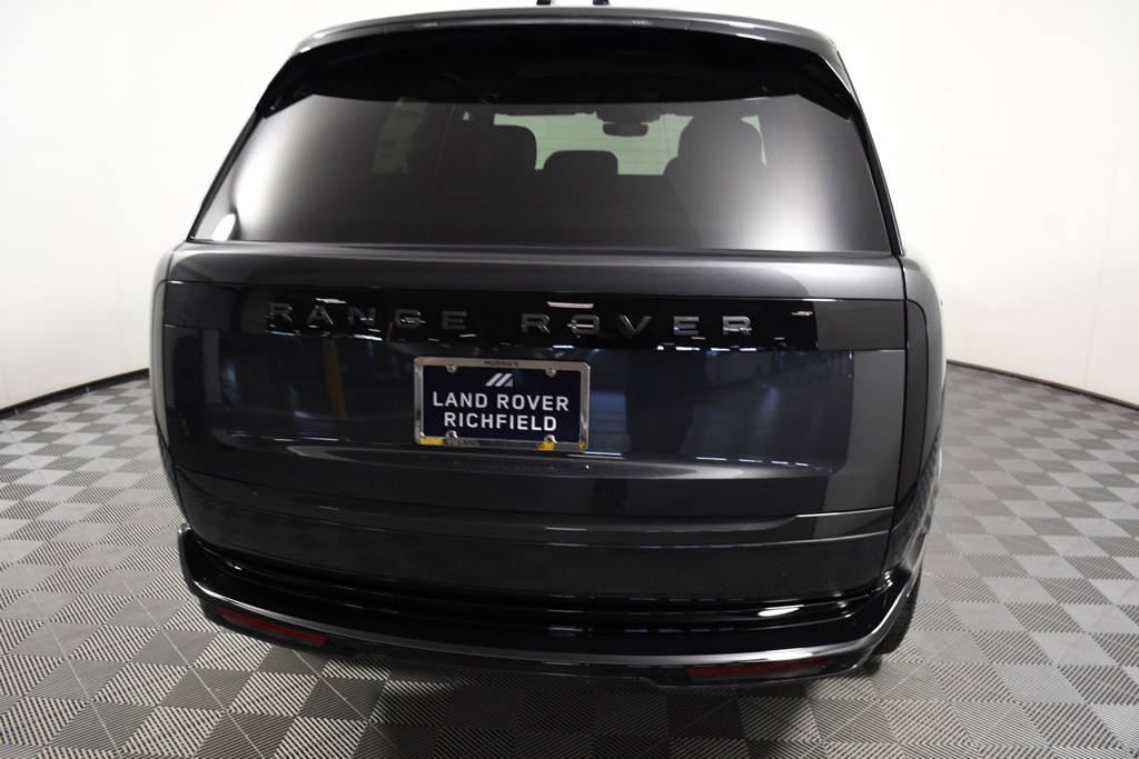 2025 Land Rover Range Rover SE photo 5