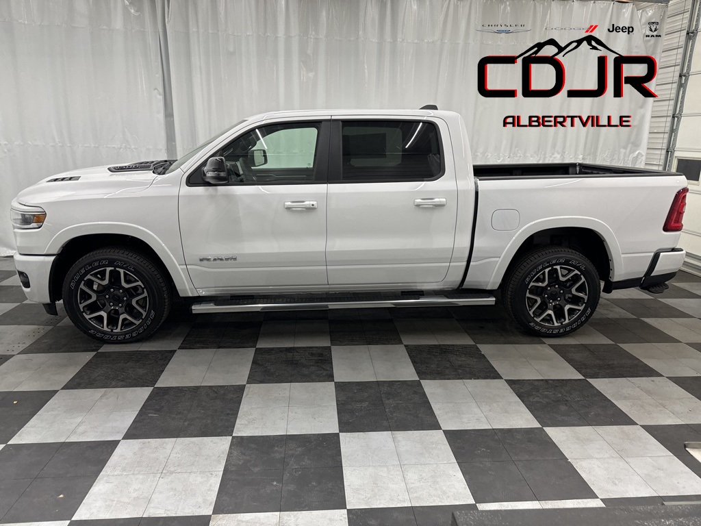 2025 Ram 1500 Laramie photo 4