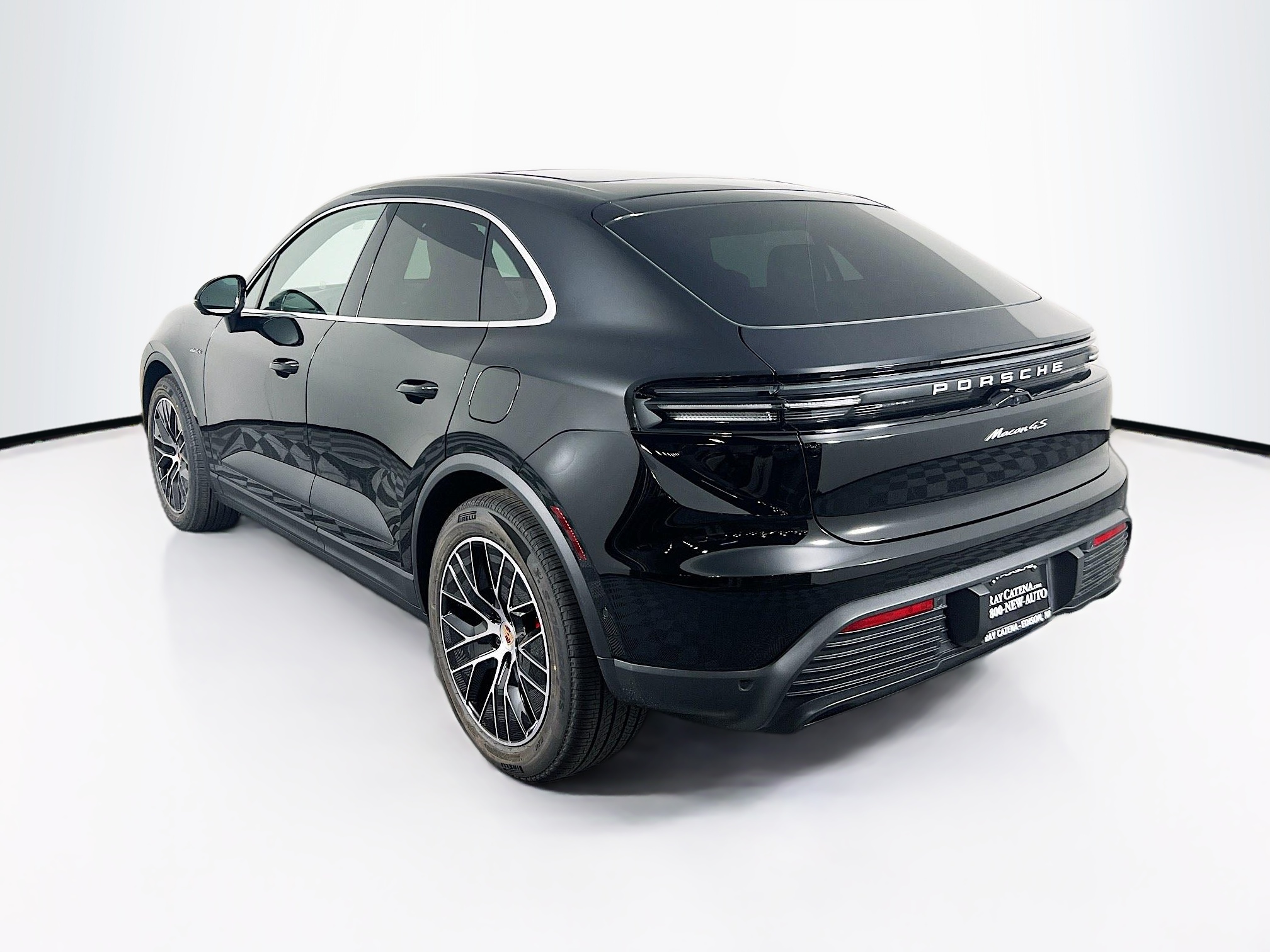 2025 Porsche Macan Electric photo 3