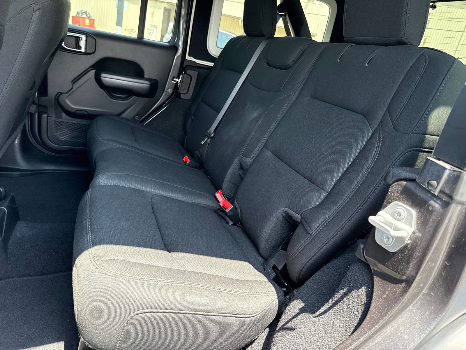 2019 Jeep Wrangler Unlimited Sport Altitude photo 14