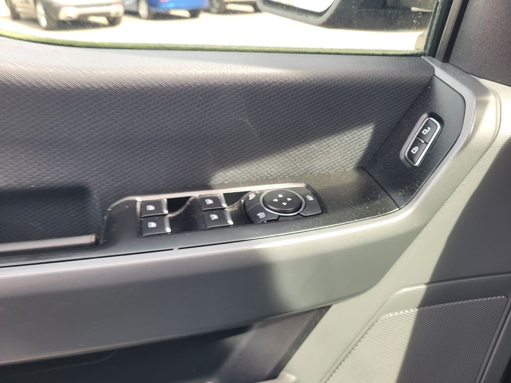 2023 Ford F-150 XLT photo 12